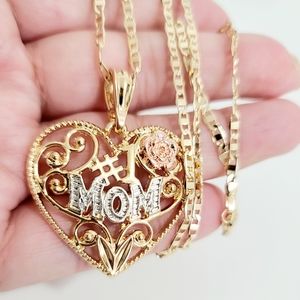 Heart Mom necklace